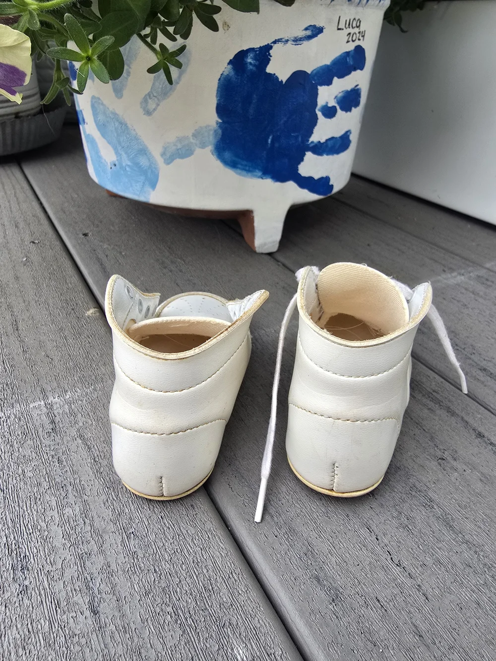 Vintage Sears Winnie-the-Pooh White Baby Walker Lace-Up Leather Shoes